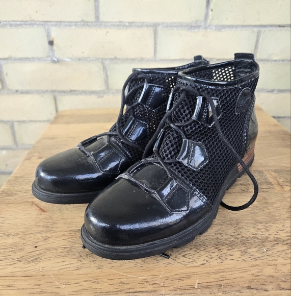 Sorel Major Mesh Boots - Picture 2 of 9